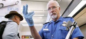 2283-tsa-officer-122910
